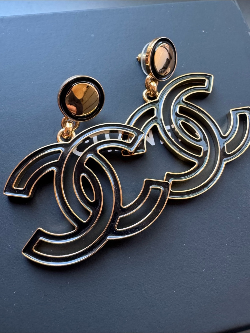Chanel 2024 Pre Fall Métiers d'Art Manchester Gold Black Earrings w/box